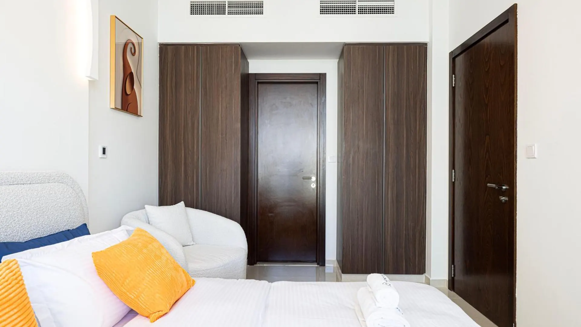 New Designed 2-Br Downtown Dubai Apartment